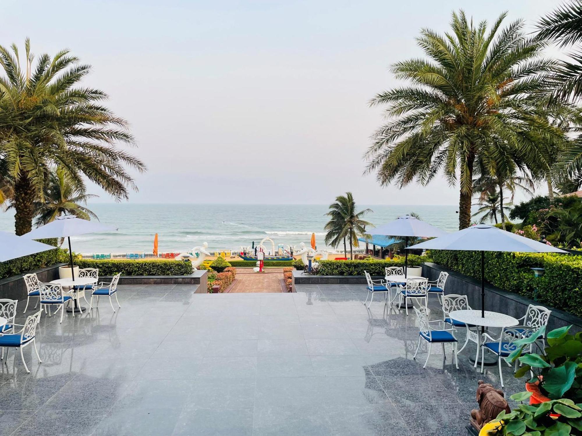 Mayfair Palm Beach Resort Gopalpur  Exterior photo